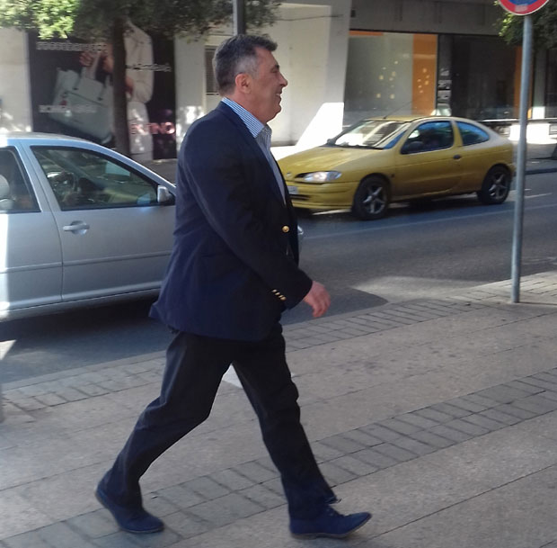 Питања тужиоца далеко од удара